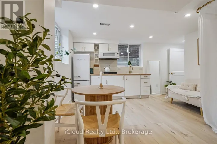 13 SOUTHAM LANE, Hamilton (Mountview), Ontario L9C0E9