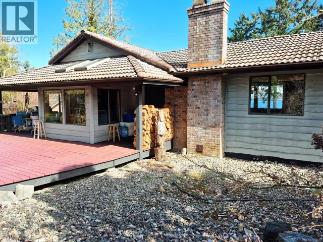 5904 Garvin Rd, Union Bay, British Columbia V0R3B0