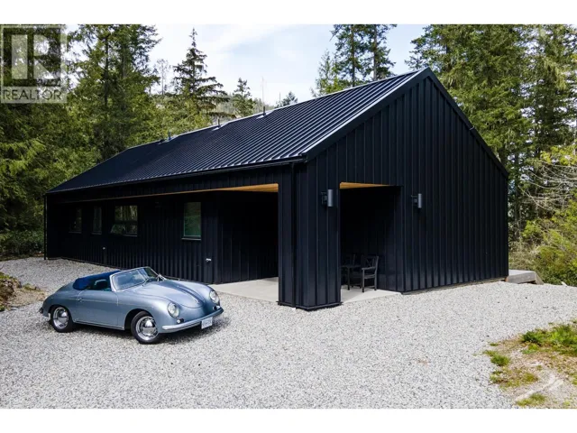 13801 LEE ROAD, Pender Harbour, British Columbia V0N1S1