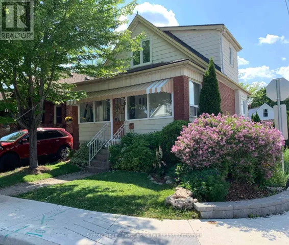 105 BARONS AVENUE N, Hamilton (Homeside), Ontario L8H5A5
