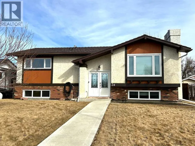 24 Ingram Park Drive E, Brooks, Alberta T1R0L1