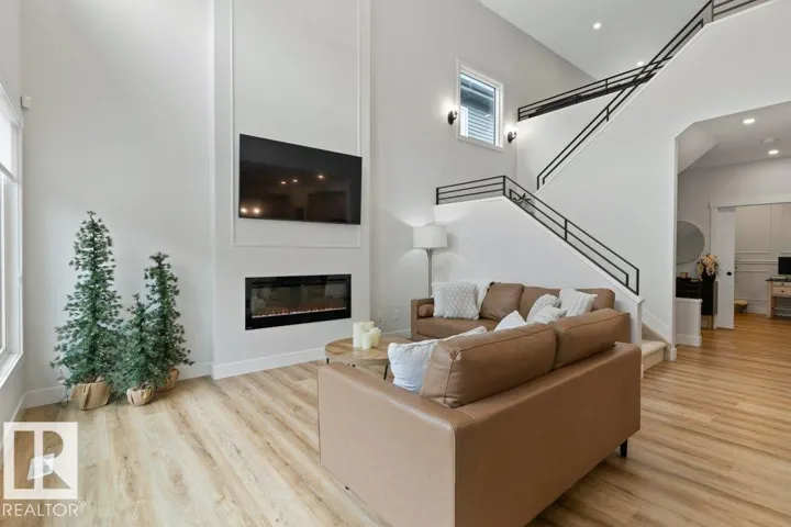 102 EDGEFIELD WY, St. Albert, Alberta T8N8A7