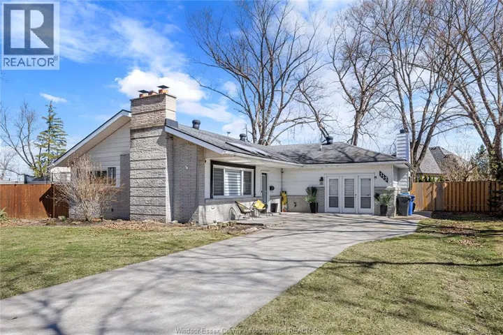 112 CLOVELLY ROAD, Tecumseh, Ontario N8N1G1