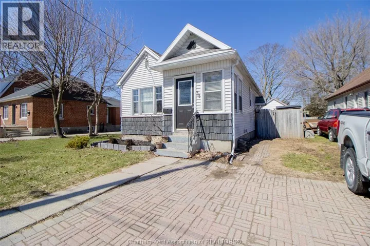 35 Alexandra AVENUE, Chatham, Ontario N7M1X9
