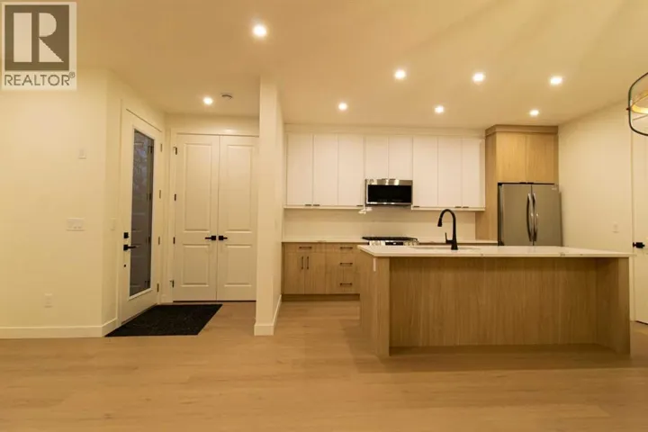 1512 21 Avenue NW, Calgary, Alberta T2M1L8