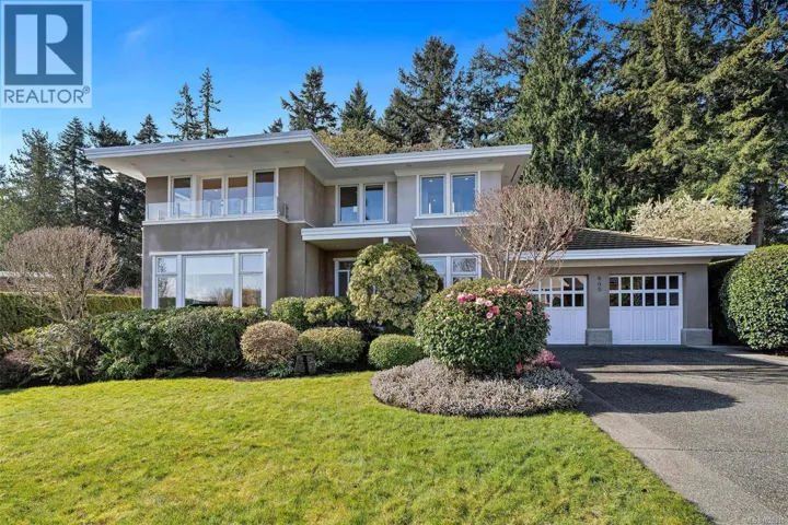 805 Del Monte Lane, Saanich, British Columbia V8Y3H2