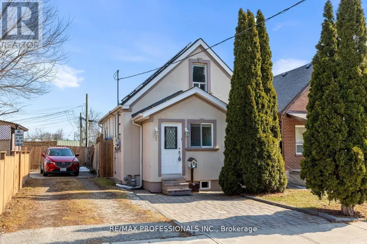 1 GRAY AVENUE, Toronto (Rockcliffe-Smythe), Ontario M6N4S5