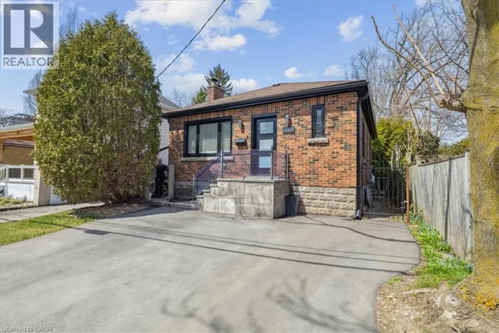 2113 NEW Street, Burlington, Ontario L7R1H7