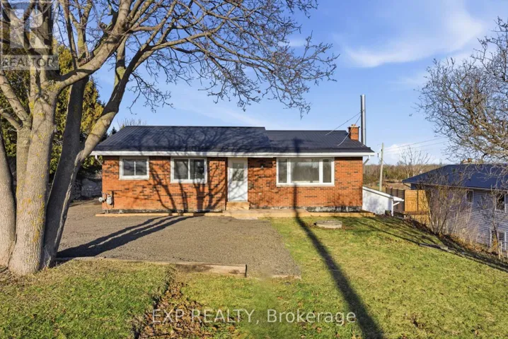 696 WHITES ROAD, Quinte West (Sidney Ward), Ontario K8V5P8