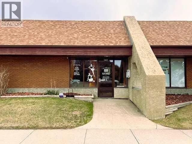 1631 Cedar Road S, Lethbridge, Alberta T1K4W6