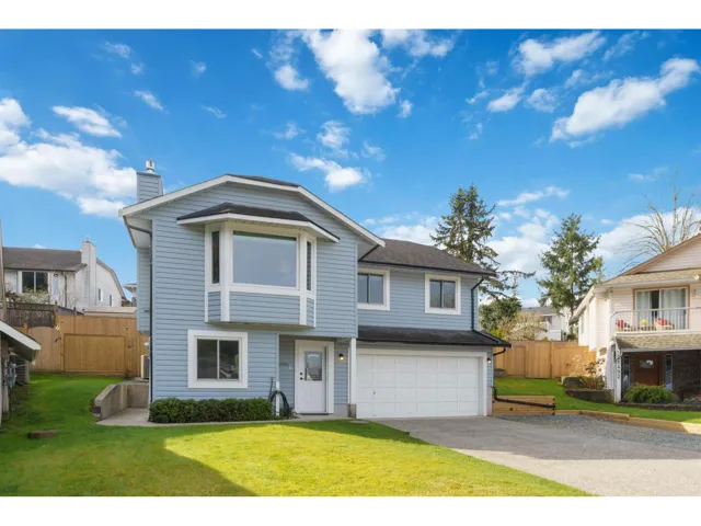 21496 90 AVENUE, Langley, British Columbia V1M1Z2