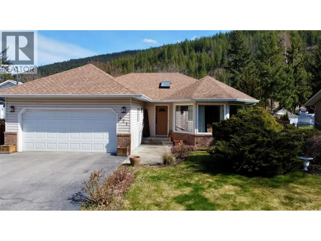 421 Oak Avenue, Sicamous, British Columbia V0E2V1
