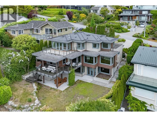 2548 MATHERS AVENUE, West Vancouver, British Columbia V7V2J1