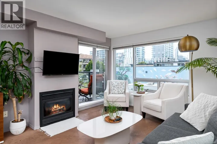 205 932 Johnson St, Victoria, British Columbia V8V3N4