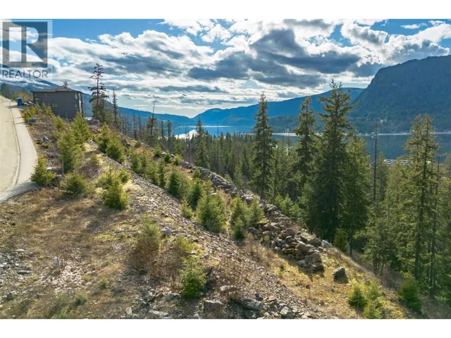 282 Bayview Drive, Sicamous, British Columbia V0E2V1
