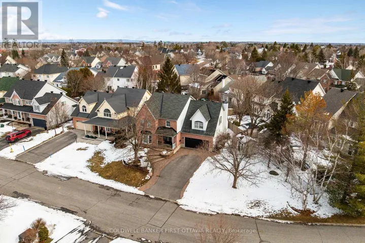 32 KYLE AVENUE, Ottawa, Ontario K2S1G9