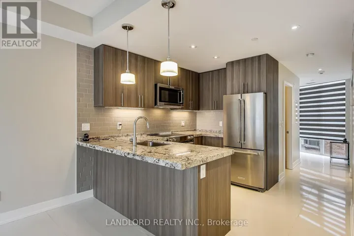 304 - 2A QUEENSBURY AVENUE, Toronto (Birchcliffe-Cliffside), Ontario M1N2X7