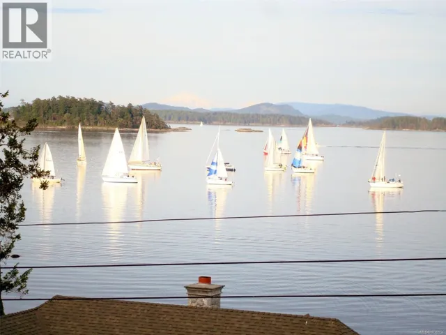 10502 Jocelyn Pl, Sidney, British Columbia V8L2P5