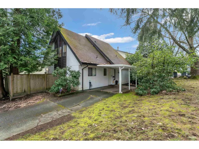 6717 141 STREET, Surrey, British Columbia V3W6X2