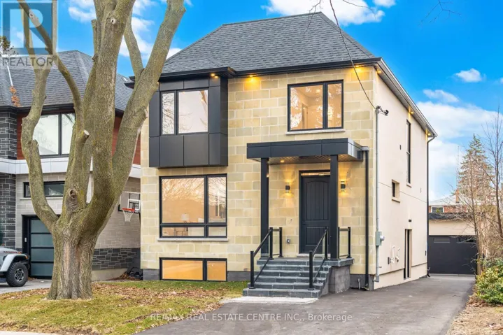 11 BENTLEY DRIVE, Toronto (Stonegate-Queensway), Ontario M8Z3L9