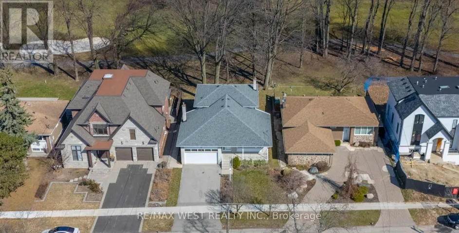 28 BRAYWIN DRIVE N, Toronto (Kingsview Village-The Westway), Ontario M9P2P1
