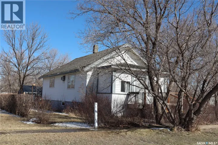 11 4th STREET, Willow Bunch, Saskatchewan S0H4K0