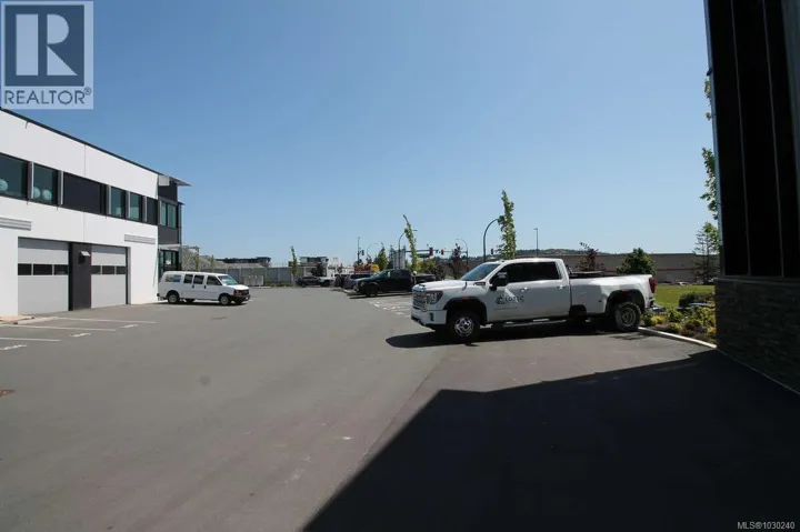 203 832 McCallum Rd, Langford, British Columbia V9B7A8