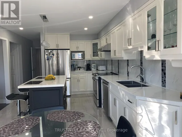 82 FERNDELL CIRCLE, Markham (Unionville), Ontario L3R3Y8