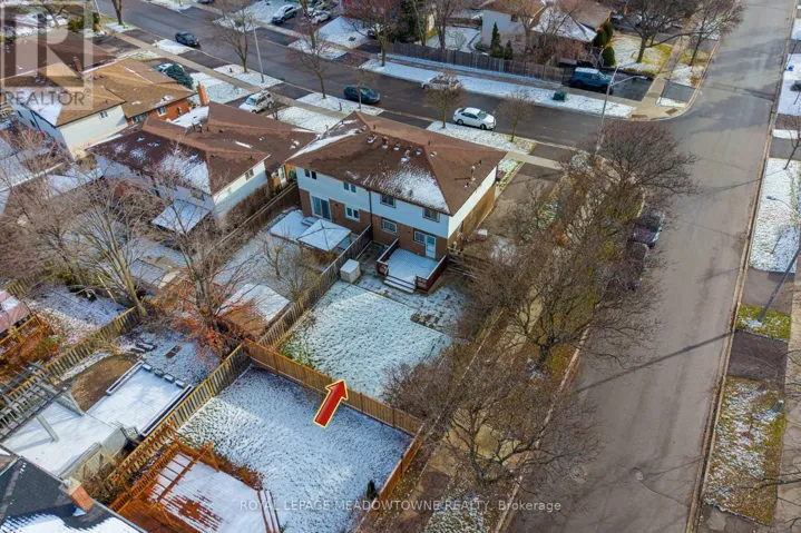 40 JOYCELYN DRIVE, Mississauga (Streetsville), Ontario L5M1T7