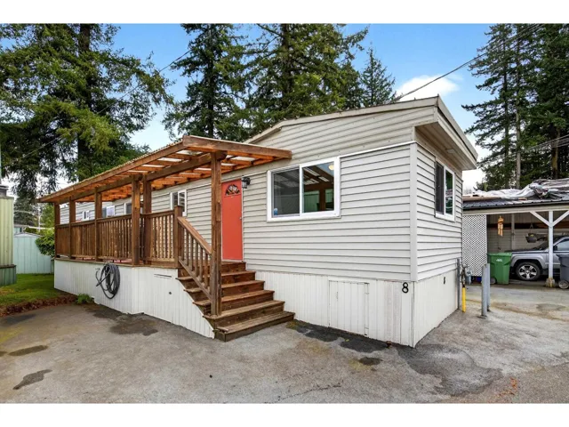 8 24330 FRASER HIGHWAY, Langley, British Columbia V2Z1N2