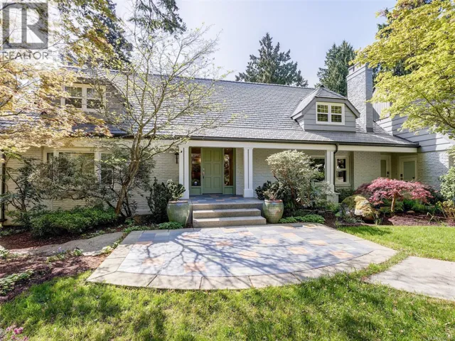 3977 Lexington Ave, Saanich, British Columbia V8N3Z5