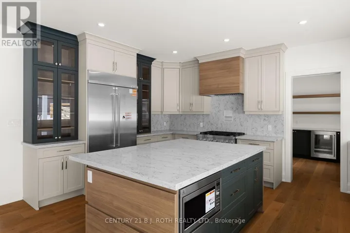 4 FRIESIAN COURT, Oro-Medonte, Ontario L0K1E0