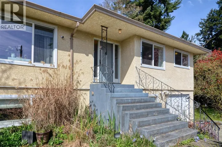 2774 Kingswood Rd, Langford, British Columbia V9B3J9