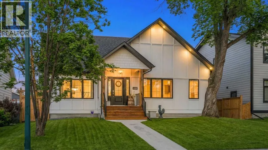 6308 Lacombe Way SW, Calgary, Alberta T3E5T3