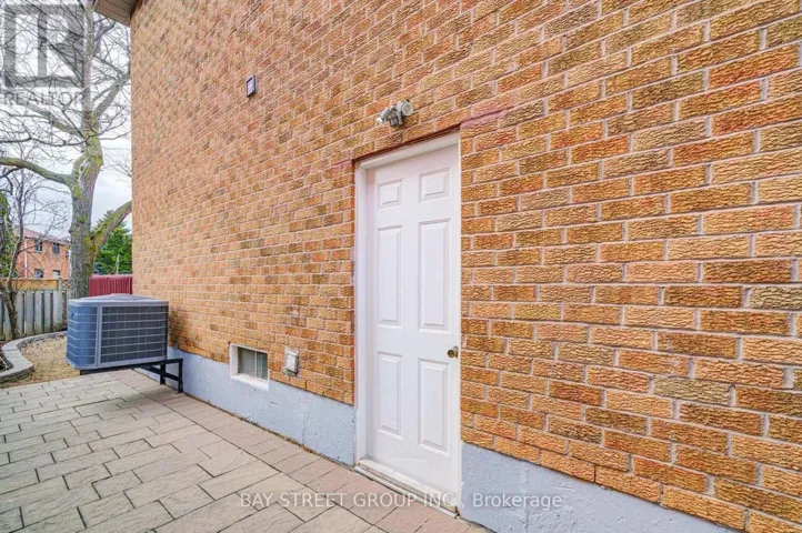 94 MARYDALE AVENUE, Markham (Middlefield), Ontario L3S3A9