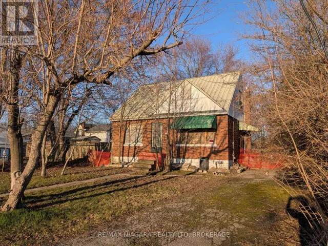 2936 DORCHESTER ROAD, Niagara Falls (Stamford), Ontario L2J2Z5