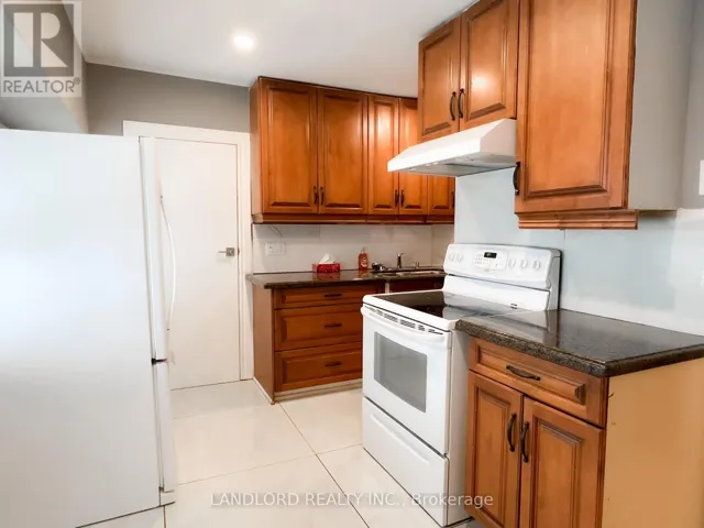 MAIN - 9 ALBRIGHT AVENUE, Toronto (Alderwood), Ontario M8W1W9