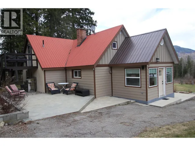 413 Willow Street, Fauquier, British Columbia V0G1K0