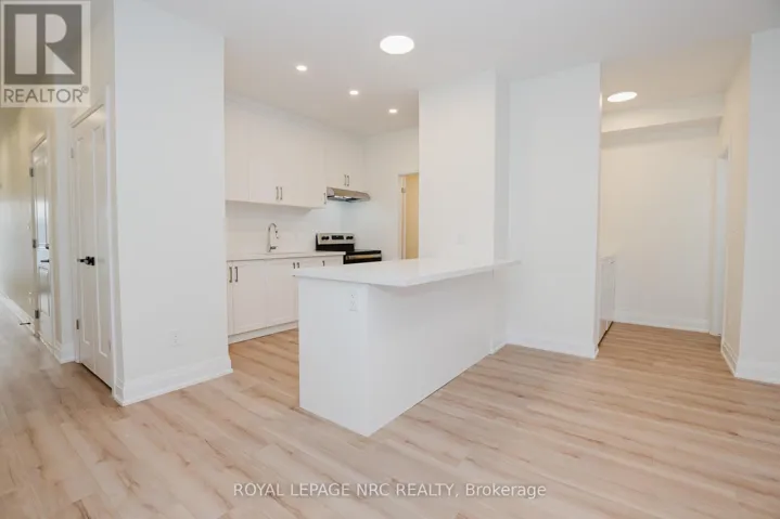 103B - 103 SOUTHWORTH STREET N, Welland (Lincoln/Crowland), Ontario L3B1Y7