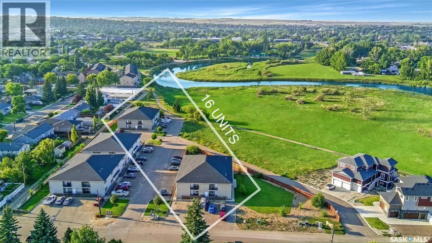 3 & 4 825 Gladstone STREET E, Swift Current, Saskatchewan S9H5P1