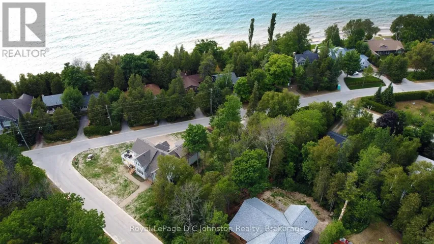 9 HEMLOCK STREET, Saugeen Shores, Ontario N0H2L0