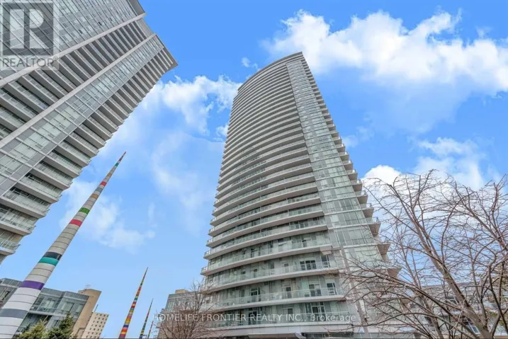 323 - 70 FOREST MANOR ROAD, Toronto (Henry Farm), Ontario M2J0A9