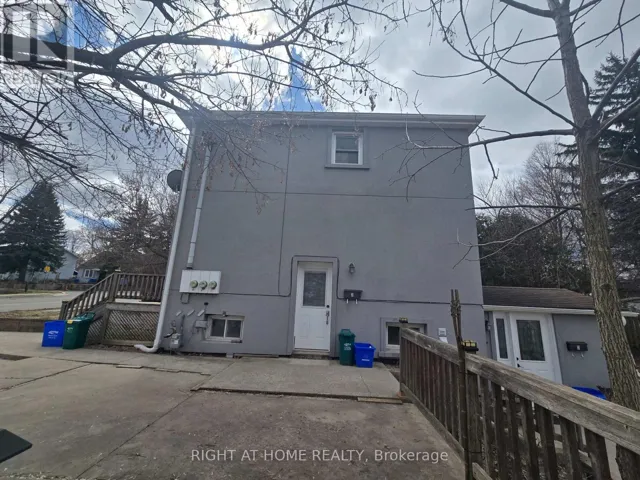 3 - 18 EWING STREET, Halton Hills (Georgetown), Ontario L7G2P7