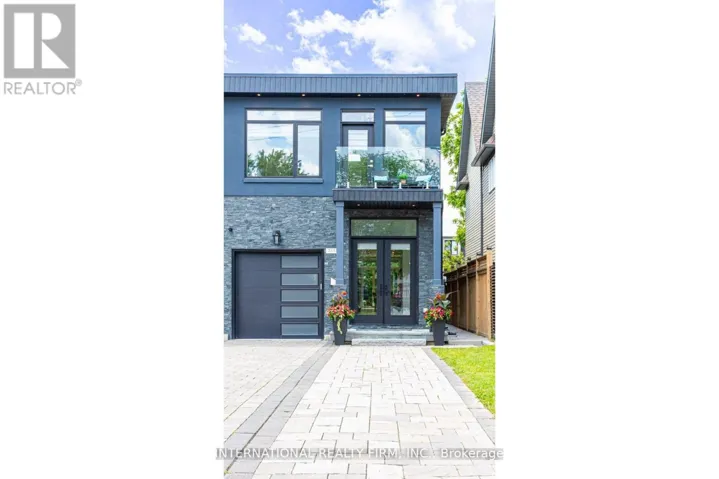36B PINE AVENUE, Mississauga (Port Credit), Ontario L5H2P8