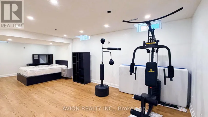 LOWER - 2 BUTE COURT, Vaughan (Maple), Ontario L6A1P3