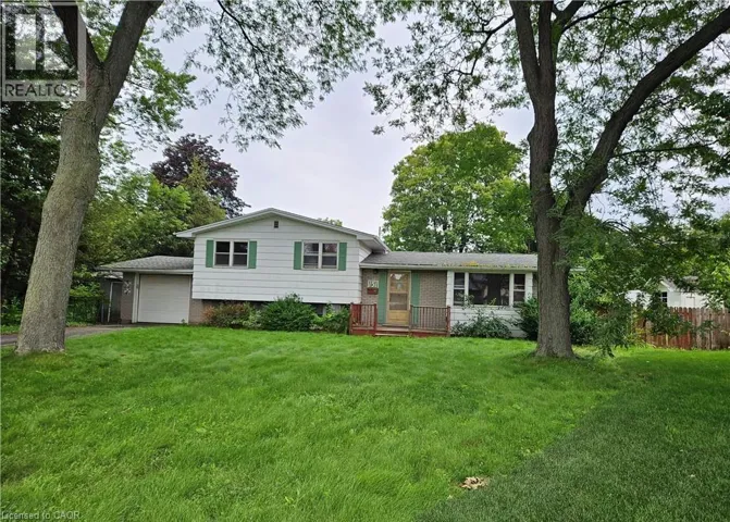 151 SENECA Court, Ancaster, Ontario L9G3C1