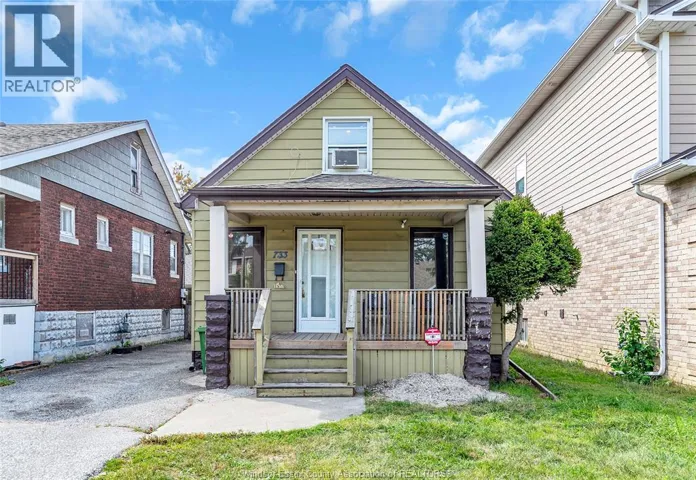 733 RANDOLPH, Windsor, Ontario N9B2T7