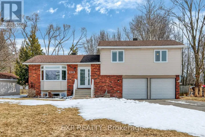 203 STANLEY CRESCENT, Russell, Ontario K4R1E5