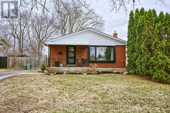 8 METCALFE CRESCENT, London South (South Y), Ontario N6E1H9