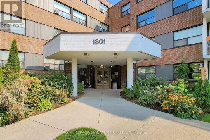 #405 - 1801 O'CONNOR DRIVE, Toronto (Victoria Village), Ontario M4A2P8